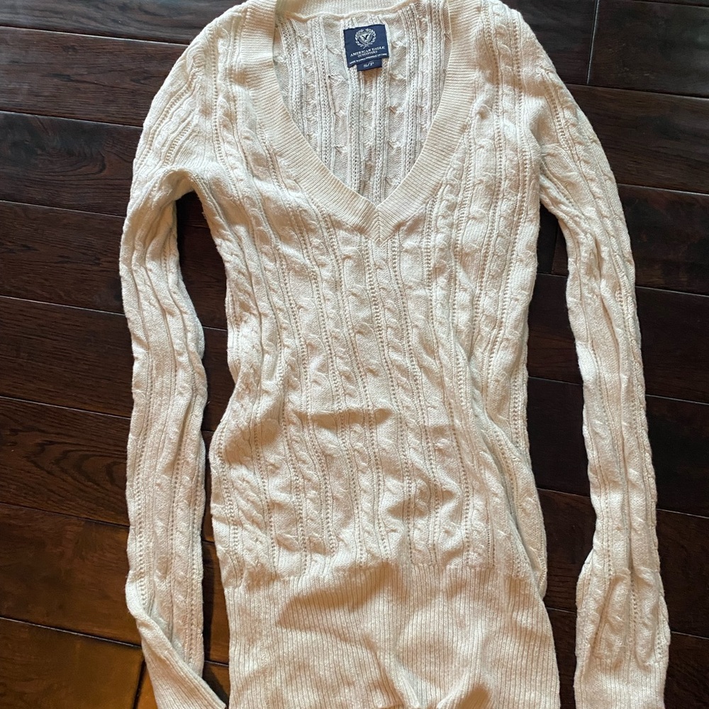 American Eagle cable knit